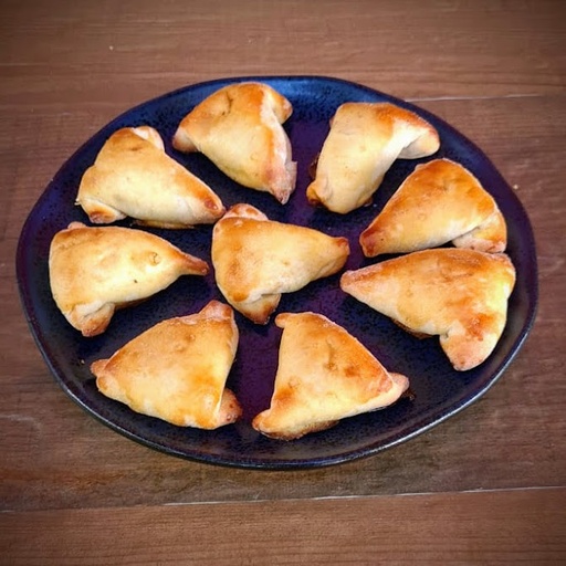 Mini Esfirra de frango 